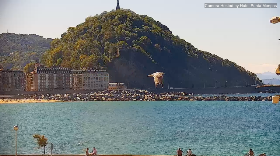 Zurriola beach cam view 